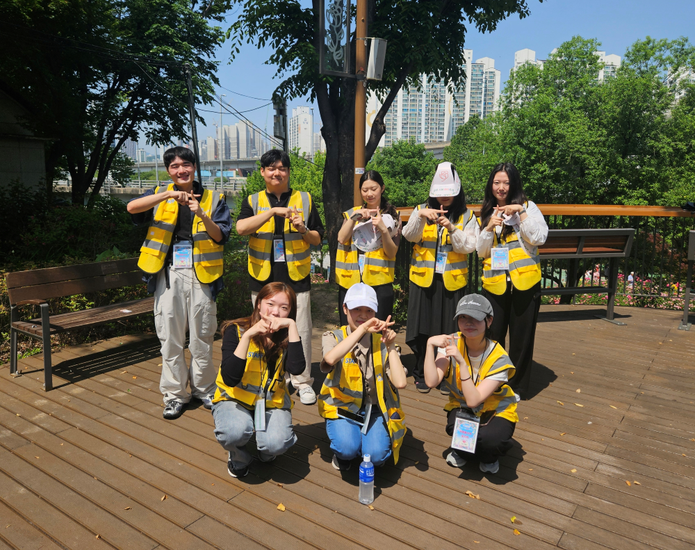 HUFS-RCY, ‘제18회 서울 중랑장미축제’ 자원봉사 참여 이미지